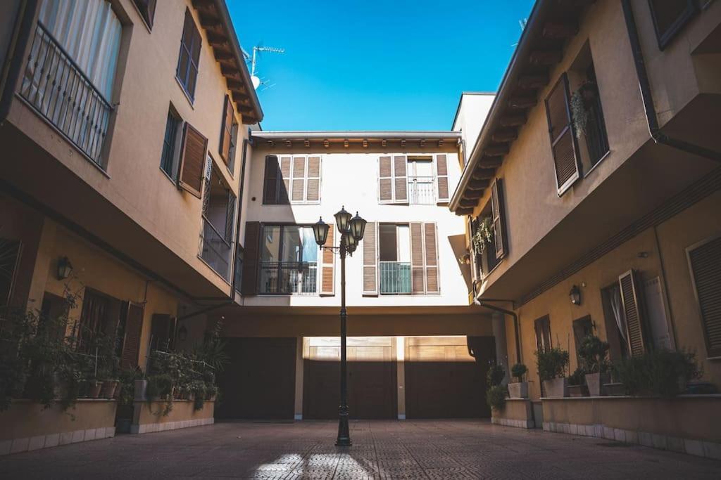 La Corte Apartment Monza - Milano + Free Wi-Fi Lissone Luaran gambar